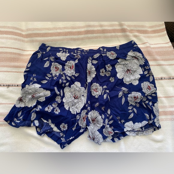 Wonder Summer Shorts - Picture 3 of 3